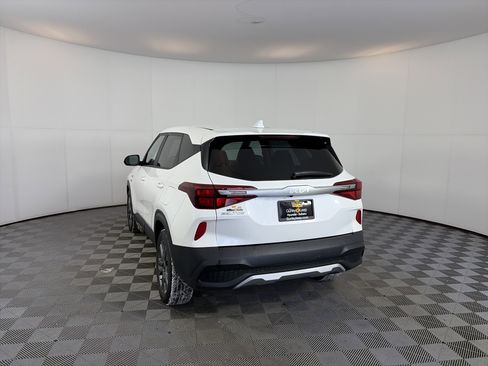 Used 2023 Kia Seltos LX image 8