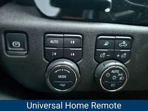 Certified 2025 Chevrolet Silverado 1500 High Country w/ High Country Premium Package AWD/4WD image 25