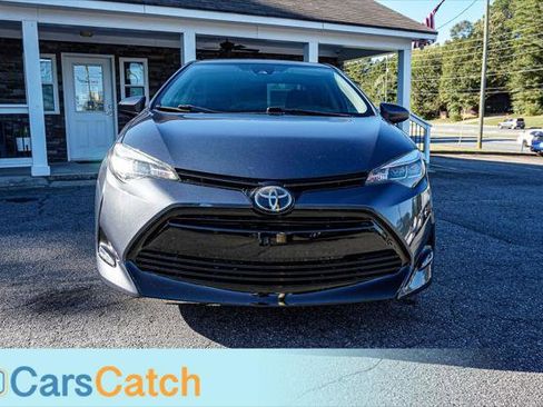 Used 2018 Toyota Corolla XLE image 11