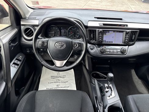 Used 2017 Toyota RAV4 XLE FWD image 14