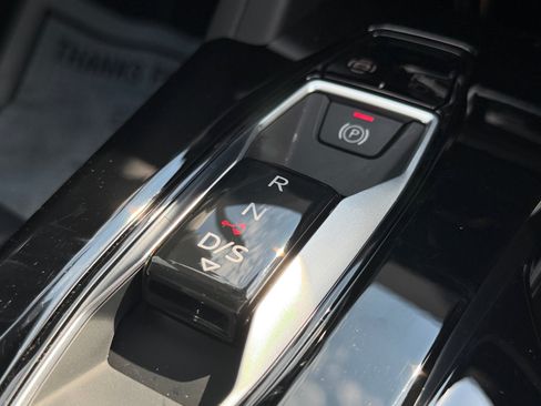 Used 2025 Audi Q5 Premium Plus w/ Premium Plus AWD/4WD image 24