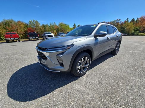 New 2025 Chevrolet Trax LT w/ Driver Confidence Package image 73