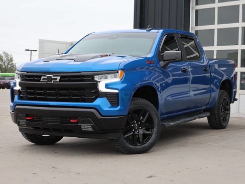 Used 2023 Chevrolet Silverado 1500 LT Trail Boss AWD/4WD image 3