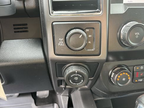 Used 2019 Ford F150 XLT w/ Equipment Group 302A Luxury image 22