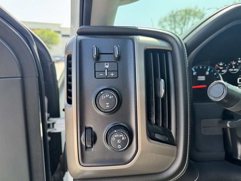 Used 2019 GMC Sierra 2500 Denali w/ Duramax Plus Package AWD/4WD image 28