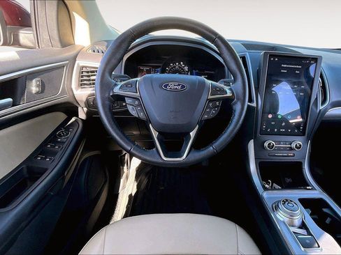 Used 2022 Ford Edge SEL w/ Convenience Package image 5