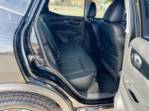 Used 2021 Nissan Rogue Sport SL w/ Premium Package image 28