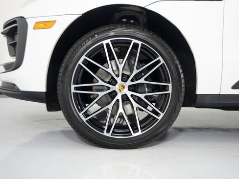 New 2026 Porsche Macan AWD/4WD image 14