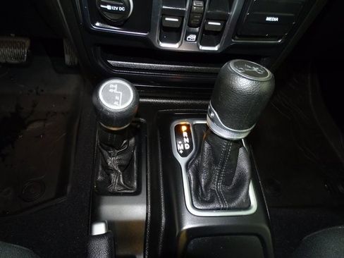 Used 2020 Jeep Wrangler Unlimited Sport S image 10