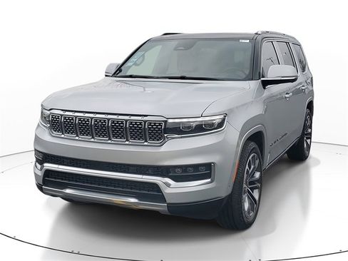 Used 2022 Jeep Grand Wagoneer Series III w/ Rear Seat Video Group 1 image 2