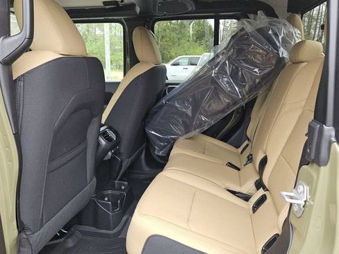 New 2026 Jeep Gladiator Willys AWD/4WD image 12
