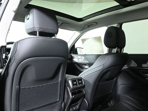 New 2026 Mercedes-Benz GLS 450 4MATIC image 32
