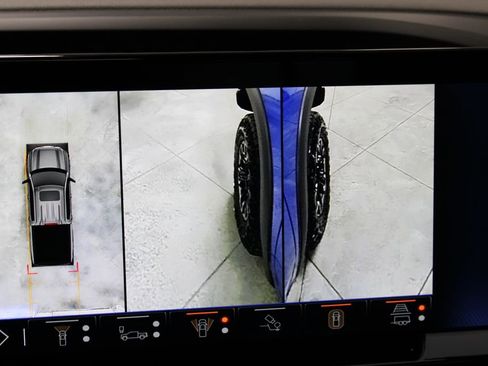 Used 2024 Chevrolet Silverado 1500 ZR2 w/ Technology Package image 46