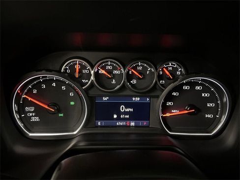 Used 2021 Chevrolet Suburban Z71 w/ Luxury Package image 12