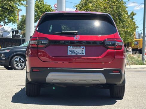 Used 2025 Honda Pilot EX-L image 5