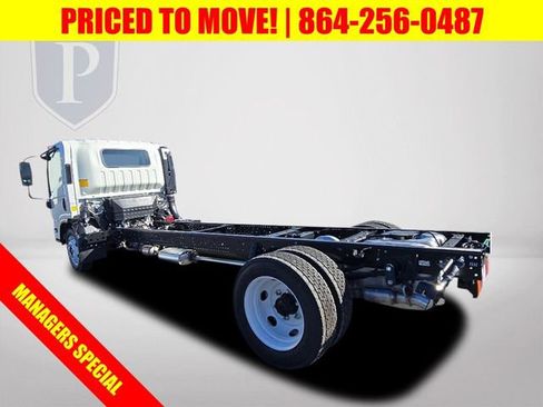 New 2025 Chevrolet Low Cab Forward image 9