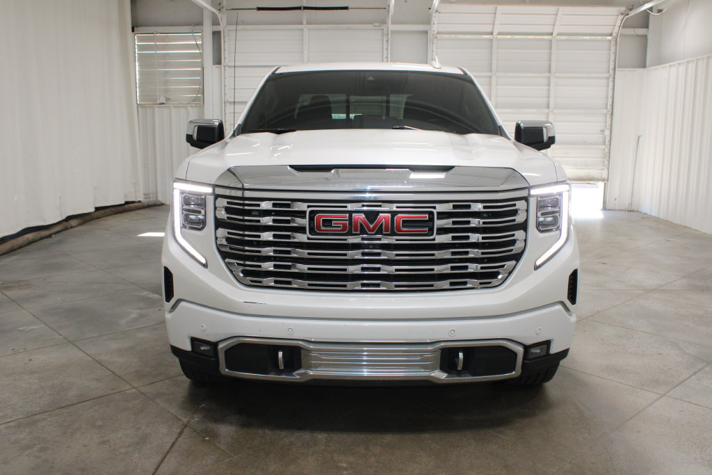 Used 2023 GMC Sierra 1500 Denali AWD/4WD image 3