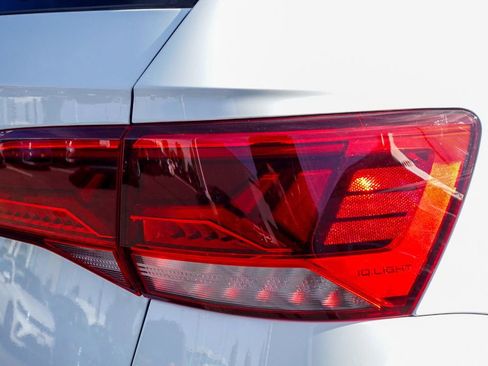 Used 2022 Volkswagen Taos SE image 7