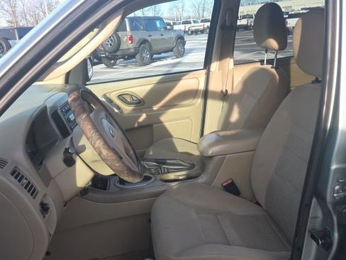 Used 2006 Ford Escape XLT image 23