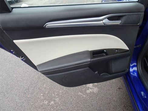 Used 2015 Ford Fusion Titanium image 15