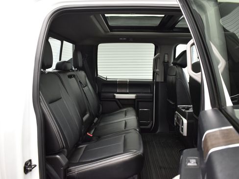 Used 2021 Ford F350 Lariat image 11