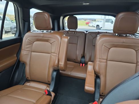 Used 2021 Lincoln Aviator Reserve w/ Equipment Group 201A image 8