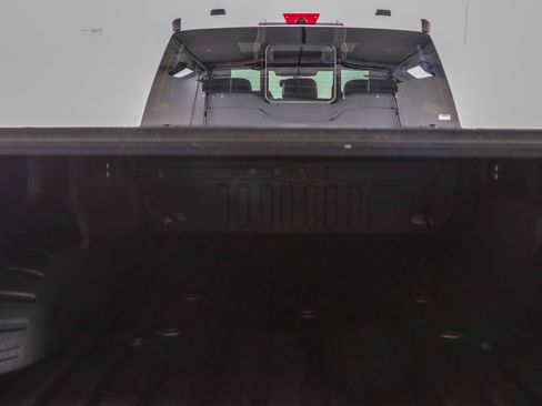 Used 2025 Ford F450 Platinum w/ FX4 Off-Road Package AWD/4WD image 32