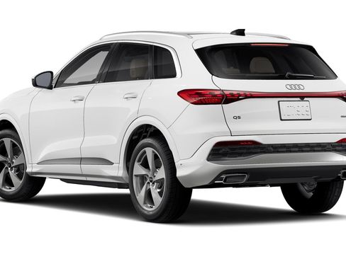 Certified 2025 Audi Q5 Premium Plus AWD/4WD image 2