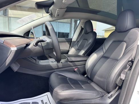 Used 2024 Tesla Model Y 2WD image 14