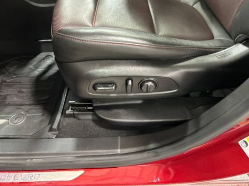 Used 2019 Chevrolet Blazer RS AWD/4WD image 12