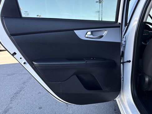 Used 2024 Kia Forte LX image 28
