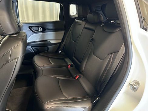 Used 2024 Jeep Compass Limited image 19