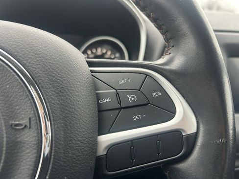 Used 2020 Jeep Compass Latitude image 17