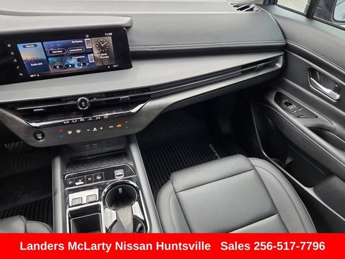 Used 2025 Nissan Murano SV AWD/4WD image 16