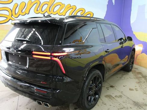 Used 2025 Chevrolet Traverse RS w/ LPO, Floor Liner Package AWD/4WD image 5
