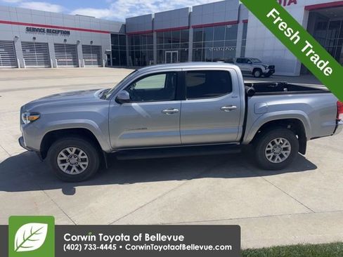 Used 2016 Toyota Tacoma SR5 w/ SR5 Appearance Package (SN) image 6