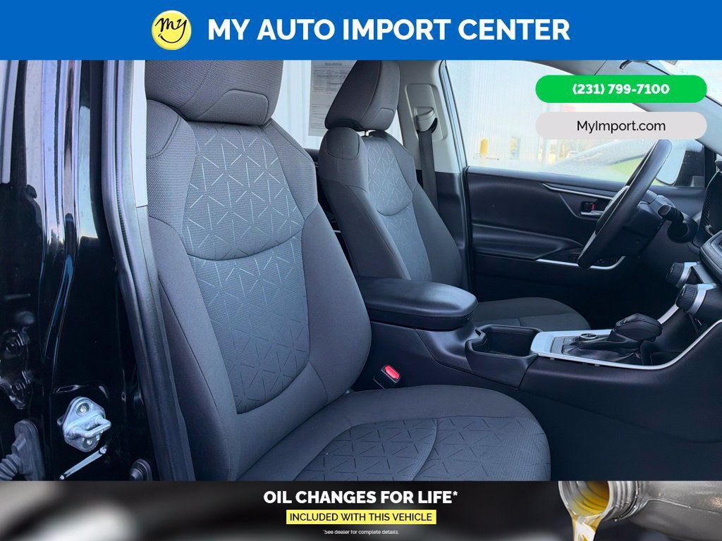 Used 2024 Toyota RAV4 AWD Hybrid image 23
