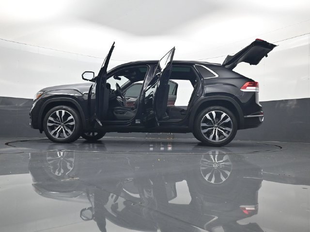 Used 2022 Volkswagen Atlas Cross Sport SEL Premium R-Line w/ Cross Sport MDO Package AWD/4WD image 34