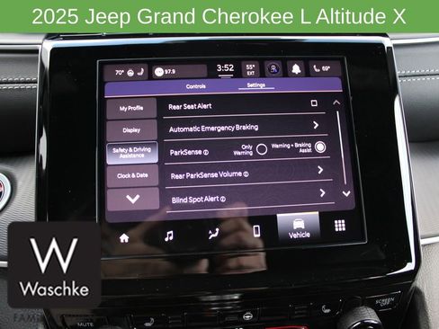 New 2025 Jeep Grand Cherokee L Altitude image 53