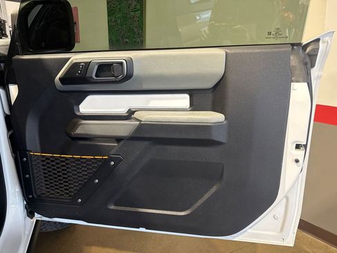 Used 2023 Ford Bronco Badlands image 87