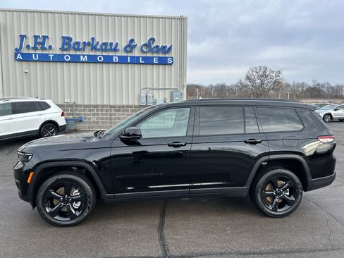 Used 2023 Jeep Grand Cherokee L Limited w/ Black Appearance Package image 7