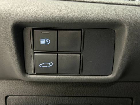 Used 2020 Toyota Highlander LE AWD/4WD image 30