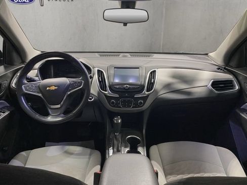 Used 2018 Chevrolet Equinox LT AWD/4WD image 2