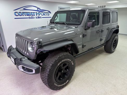 Used 2019 Jeep Wrangler Unlimited Sahara w/ Uconnect 4C Nav & Sound Group AWD/4WD image 2