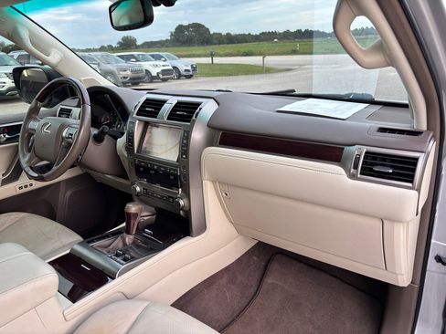 Used 2014 Lexus GX 460 image 30
