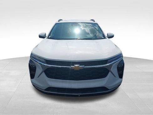 New 2026 Chevrolet Trax LT w/ LT Convenience Package FWD image 8