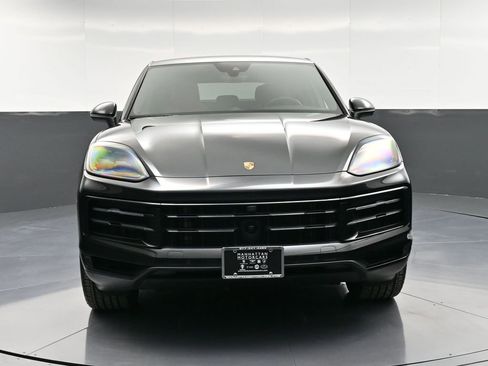 Certified 2024 Porsche Cayenne Coupe image 11