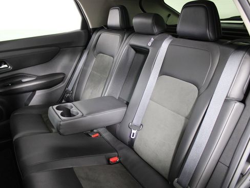 Used 2023 Nissan Ariya FWD image 32