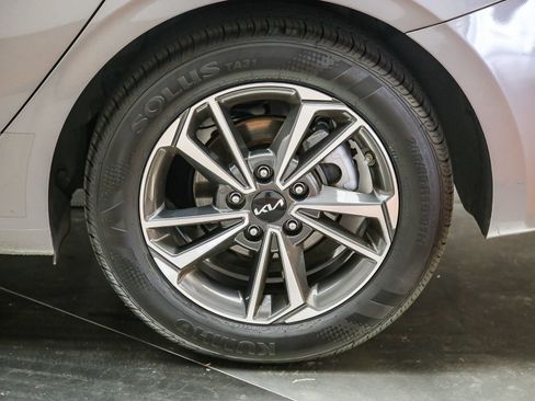 Used 2023 Kia Forte LXS FWD image 11