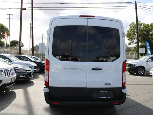Used 2017 Ford Transit 150 XLT image 5